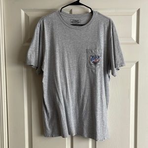 2018 vineyard vines Limited edition Kentucky Derby T-shirt size medium.